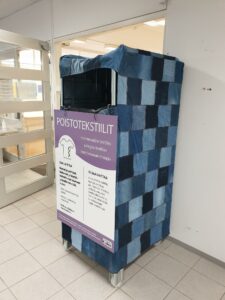 Poistotekstiilin keräysrullakko.