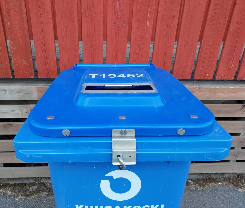 data-SER-astia, johon voi tuoda pieniä muistia sisältäviä kodinlaitteita